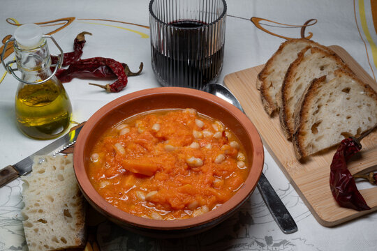 Pumpkin and beans: a classic of Italian autumnal cuisine