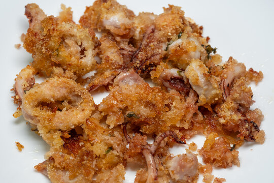 Tasty and light baked squid au gratin