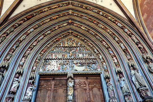 Portalhalle des M&uuml;nsters in Freiburg