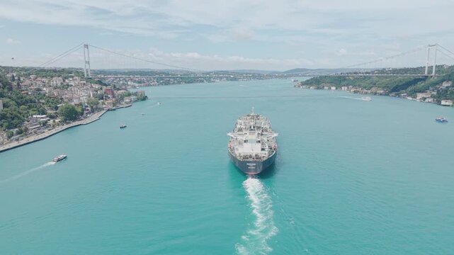 Turquoise Waters Sweep Across Istanbul�s Bosphorus Strait