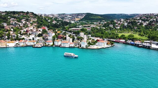 Seasonal Algae Bloom Colors Istanbul Waterway