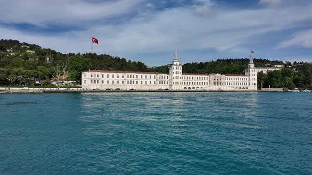 Ferry Ride Along Istanbul�s Turquoise Bosphorus Strait