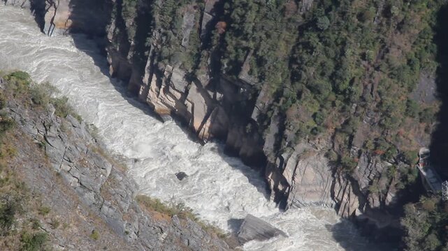 Jinsha river in Tiger Leaping Gorge, Yunnan province, China