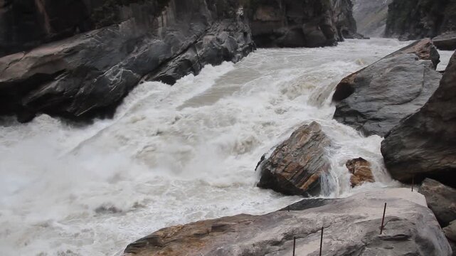 Rapids of Jinsha river in Tiger Leaping Gorge, Yunnan province, China