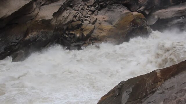 Rapids of Jinsha river in Tiger Leaping Gorge, Yunnan province, China