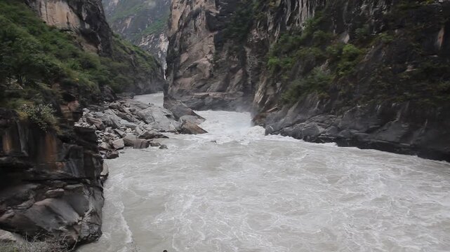 Rapids of Jinsha river in Tiger Leaping Gorge, Yunnan province, China