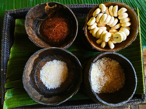 making traditional rice wine 