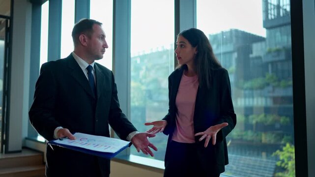 Two business people attempted to explain the work they wanted to understand in order to get the other party to accept and agree to the business terms