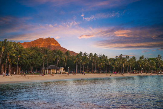 scenery of waikiki beach and diamond head mountain in Oahu island, Hawaii