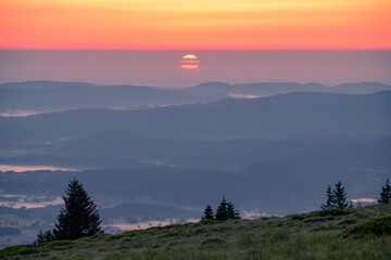 Natura, krajobraz, las, zachód słońca, leśny potok, słońce, woda, światło, długa ekspozycja © Adrian Jaśpiński