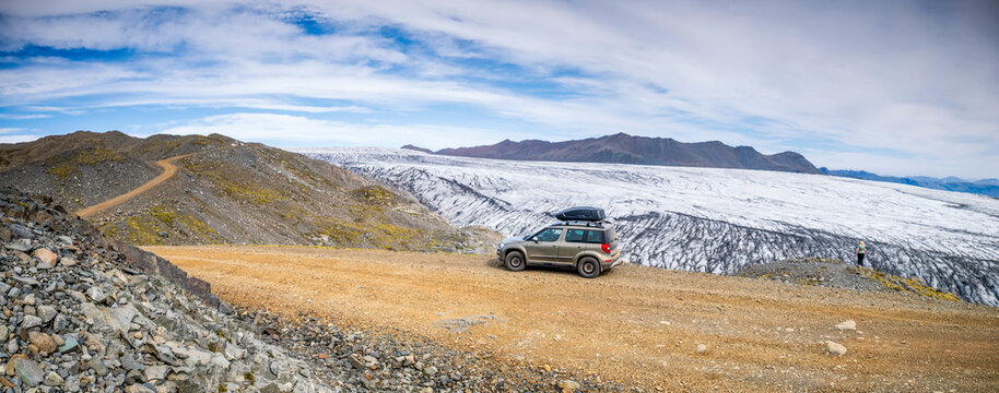 SUV on a dirt track by Hoffellsjokull Glacier in Iceland