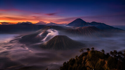 Fototapeta premium sunset over the mountains