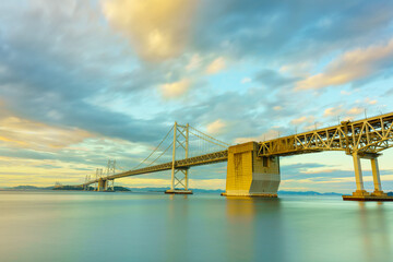 夕焼けの瀬戸大橋 © demekin