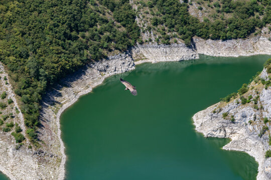 I Meandri dell'Uvac:Curve Spettacolari e Natura Selvaggia