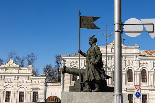 Kharkiv, Ukraine - March 29, 2026: Monument to Ivan Sirko, military leader of Zaporozhian Cossacks and Koshovyi Otaman of the Zaporozhian Sich