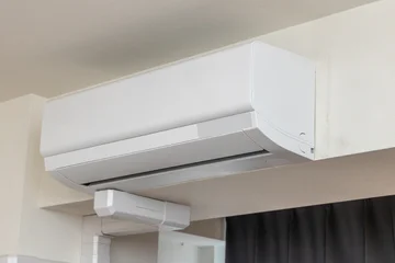 典型的なエアコン　typical no-brand home air conditioner © norikko