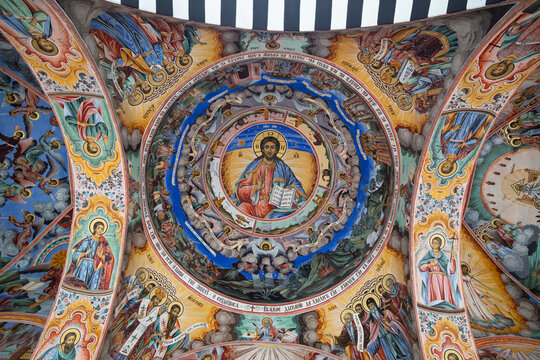 Spiritualit&agrave; Ortodossa: L'Architettura Sacra del Monastero di Rila