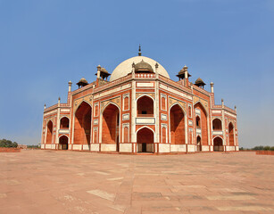 Humayun's tomb of the Mughal Emperor Humayun in Delhi, India. © robnaw