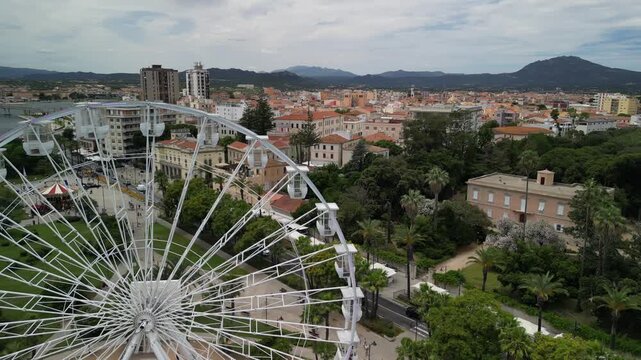 Olbia - Sardynia - Włochy - Film nagrany dronem. Miasto na p&oacute;łnocnym wschodzie wyspy. Panorama miasta, statki, port, budynki ujęcia z powietrza