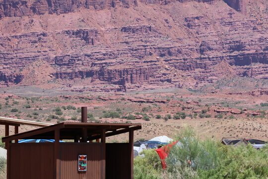 desert basecamp for adventure camping with tents (1)