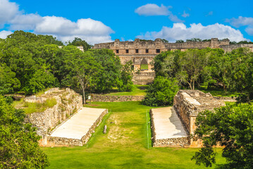 Fototapeta premium Nunnery and Pyramid of the Magician, uxmal, mexico