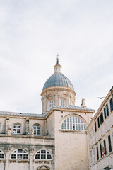 Fototapeta premium Dome of Dubrovnik Cathedral against a bright sky