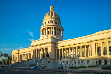 Obraz premium The National Capitol of Cuba, aka Capitolio Nacional de La Habana, or El Capitolio, located in havana, cuba