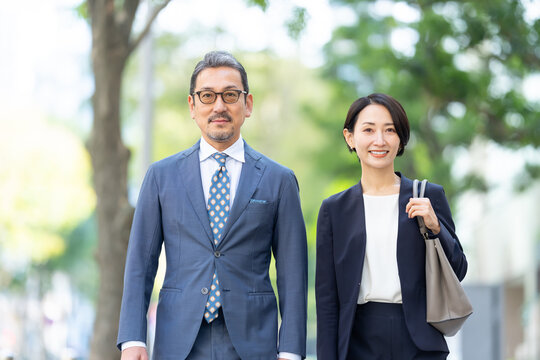 ビジネス　男性　女性