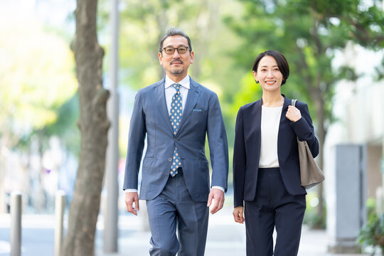 ビジネス　男性　女性