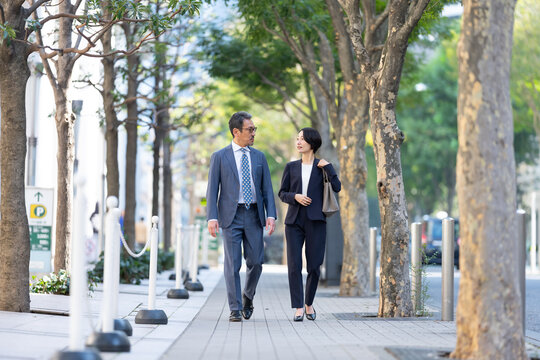 ビジネス　男性　女性