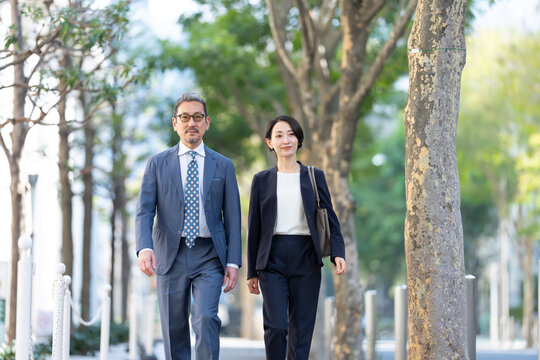 ビジネス　男性　女性