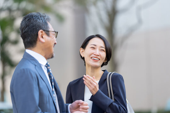 ビジネス　男性　女性