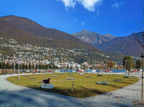 Blick von Locarno (Park Jean Arp) in Switzerland to the mountains