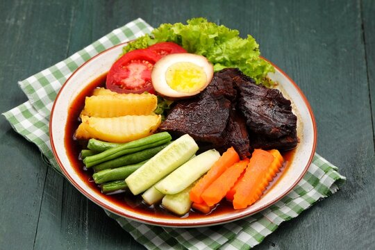 Selat Solo or is a typical dish of Solo, Central Java which is influenced by the dish