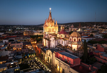 Fototapeta premium Aerial view of the San Miguel Cathedral in Mexico City at night.