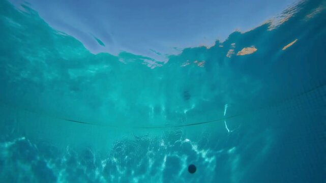 光が差し込む爽やかなプールの水中シーン / Refreshing Underwater Pool Scene with Sunlight（Generative AI)