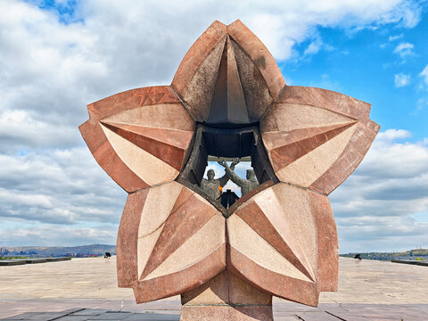 Magnitogorsk, Russia - August 21, 2025: Magnitogorsk war memorial Tyl Frontu with soldier and workers at the site remembering World War II history and victory