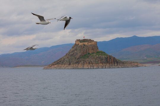 Pertek is located in the south of Tunceli province. It is separated from the Elazığ province by the Keban Dam Lake.