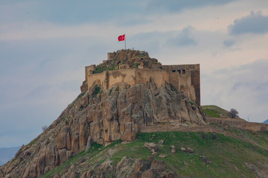 Pertek is located in the south of Tunceli province. It is separated from the Elazığ province by the Keban Dam Lake.