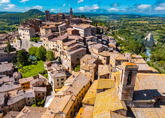 Naklejka premium Aerial view of Montepulciano,Tuscany, Italy