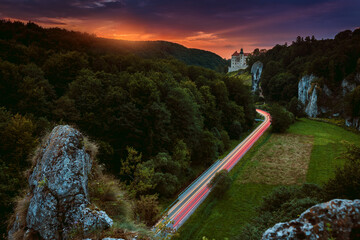 Ojcowski Park Narodowy -Zamek na Pieskowej Skale - Maczuga Herkulesa © Radosław Dybała