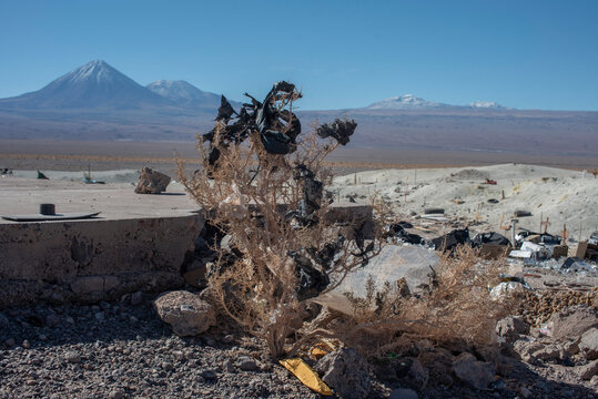 Basurero clandestino en San Pedro de Atacama