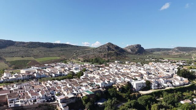 Vistas del municipio de Cuevas del Becerro en la serran&iacute;a de Ronda, Espa&ntilde;a
