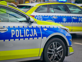 Radiowóz policji, policja na sygnale  © Paweł Ziółkowski