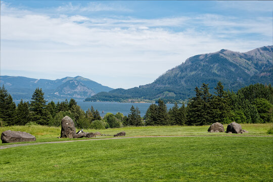 Columbia River Vista from the Lawn at Cascade Locks Marine Park