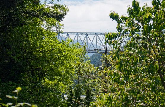 Bridge of the Gods Steel Truss Span over the Columbia River at Cascade Locks