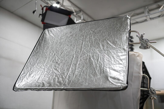 live streaming shooting reflective equipment inside photography studio