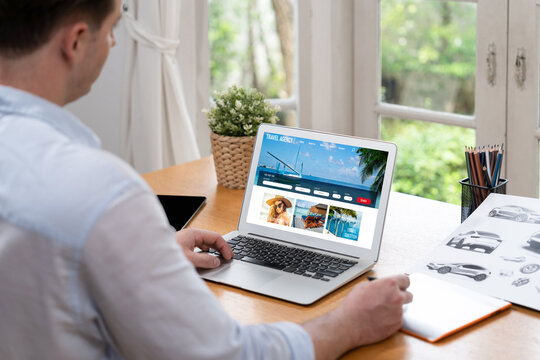 Online travel agency website for brisk search and travel planning offers deal and package for flight, hotel and tour booking