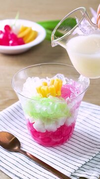 Thai dessert : Salim is Sweet-Bean noodles in coconut milk syrup served with ice.