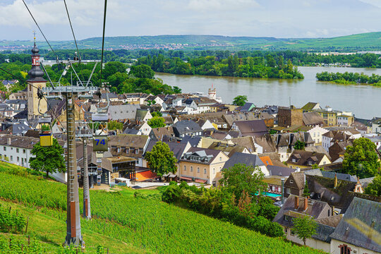 R&uuml;desheim am Main - view of the old town